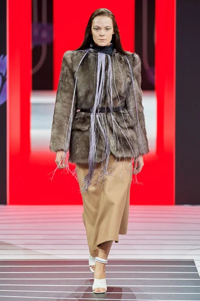 Look 8